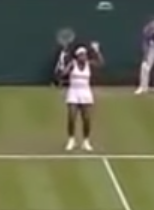 Serena Willians al golpear a un juez de silla