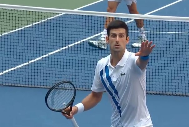 El lenguaje corporal de la culpa y la disculpa: Novak Djokovic